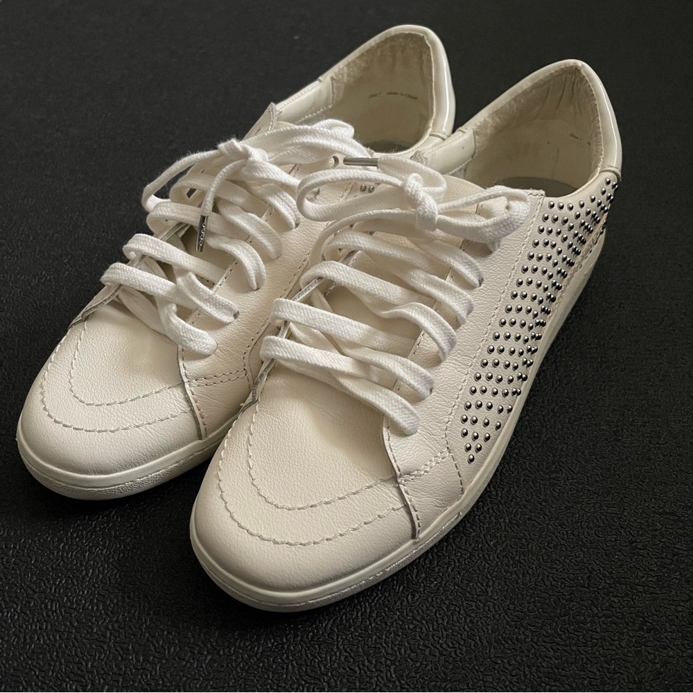 Dolce Vita Nino Studded women’s sneakers shoes Size 7